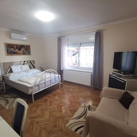 Tini Apartman 巴拉顿菲赖德 外观 照片